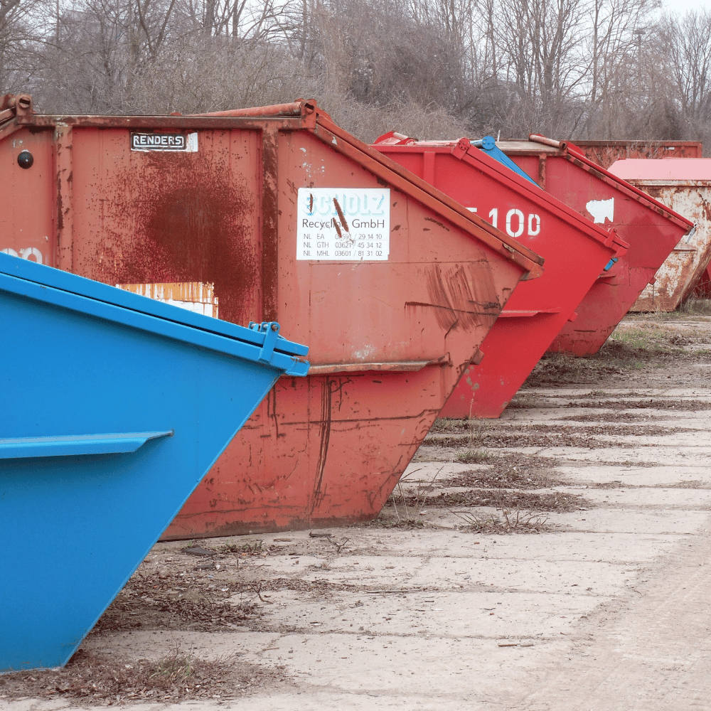 Kontener na gruz podstawiony pod inwestycję